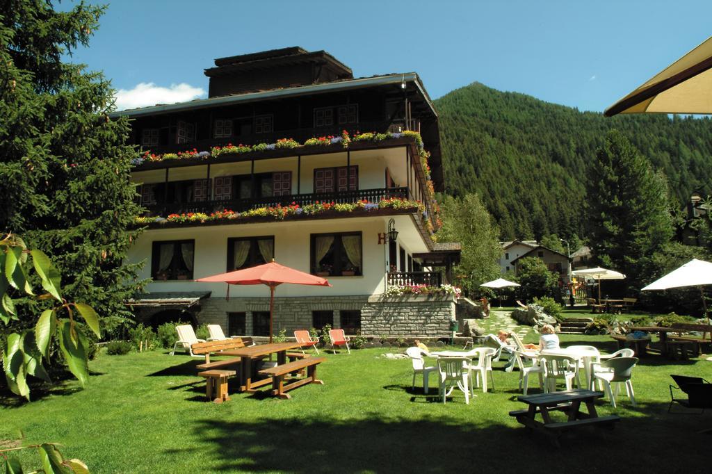 Hotel Castor Champoluc Exterior foto